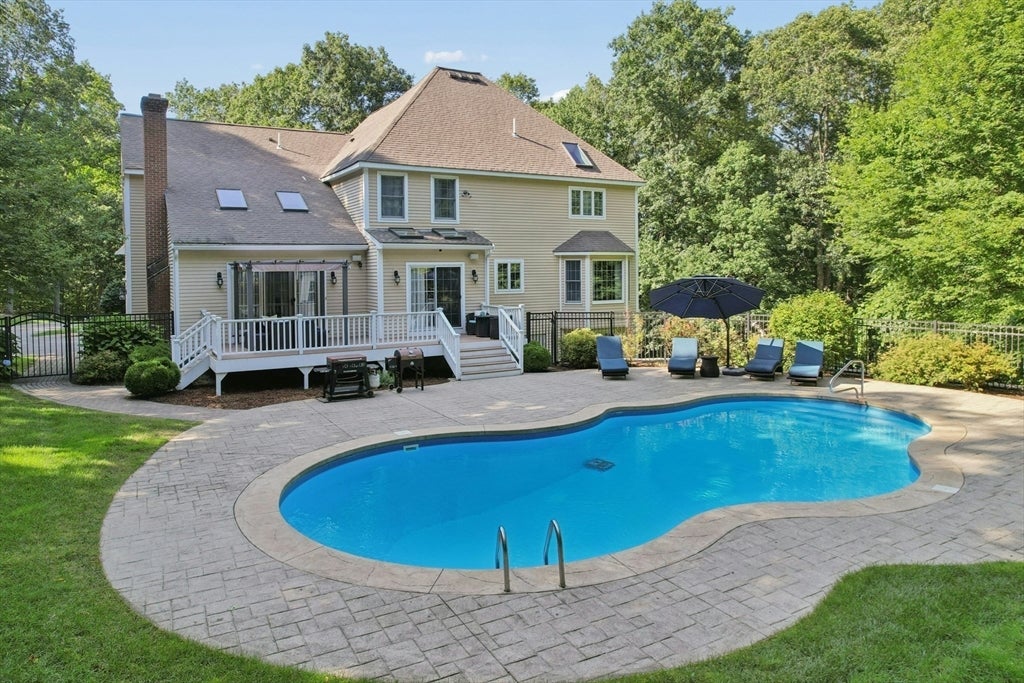 10 Burnett Road, Southborough, MA Photo #40