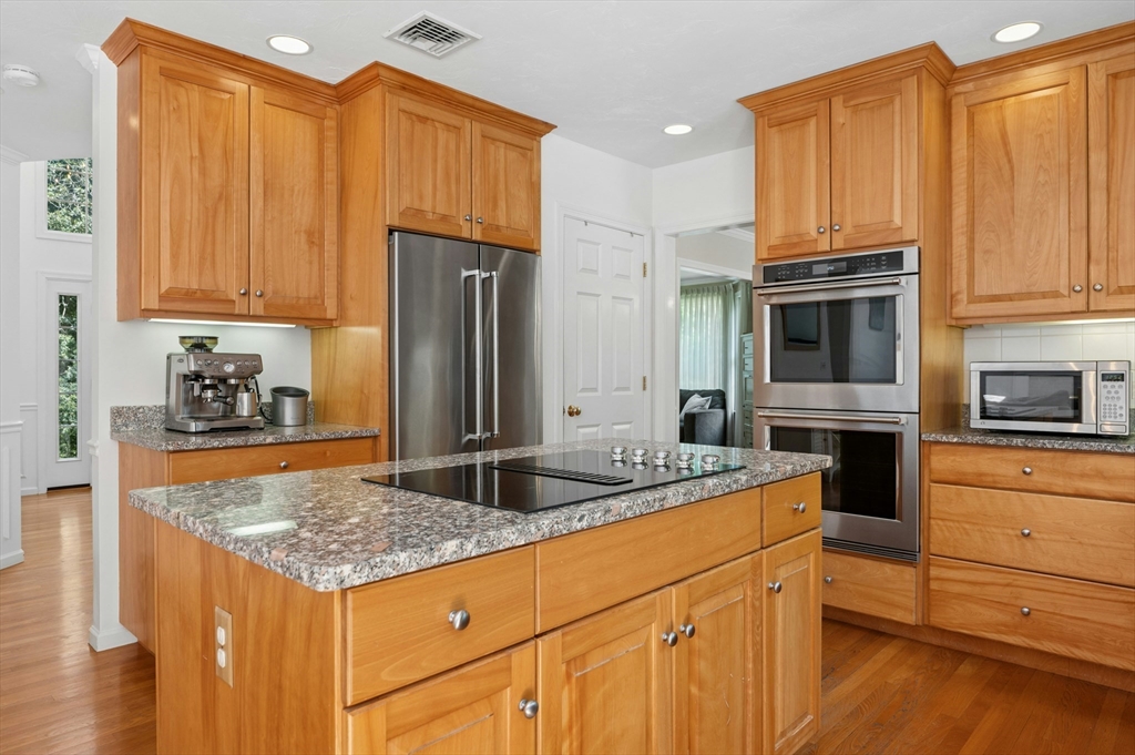 10 Burnett Road, Southborough, MA Photo #12
