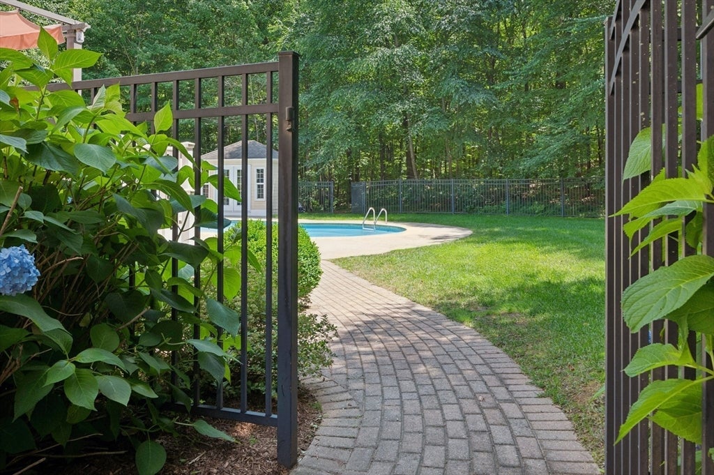 10 Burnett Road, Southborough, MA Photo #36