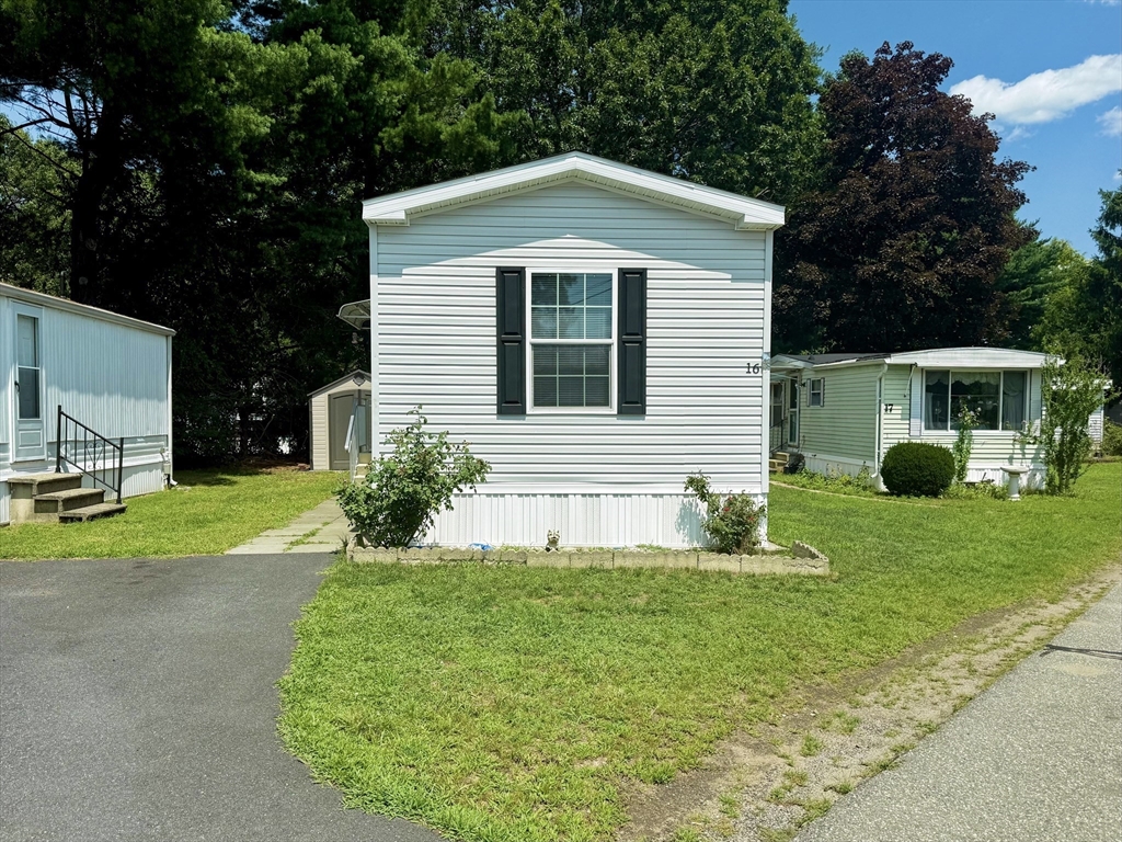 735 Memorial Dr 16