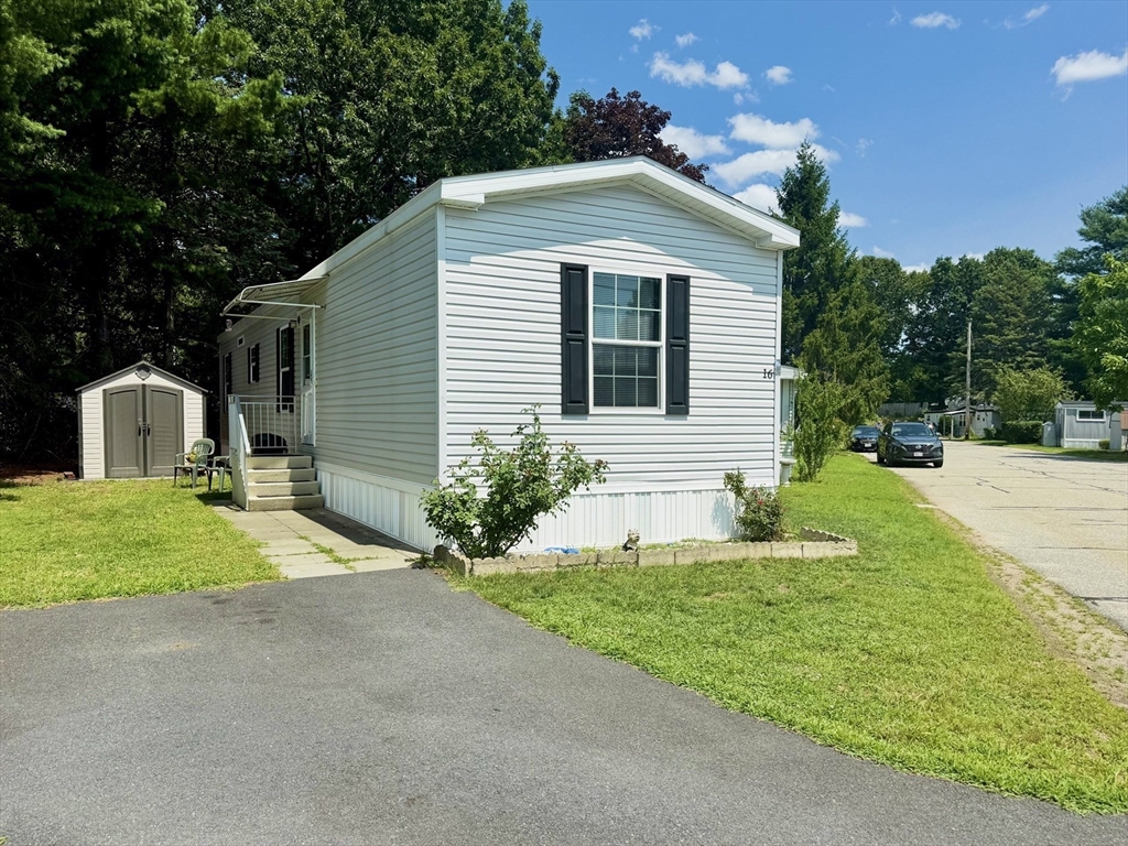 735 Memorial Dr 16