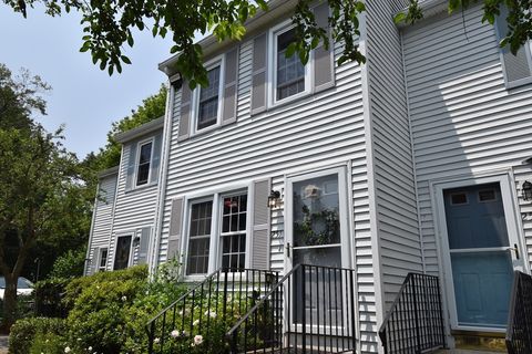 251 Sunderland Rd 251 Worcester MA 01604