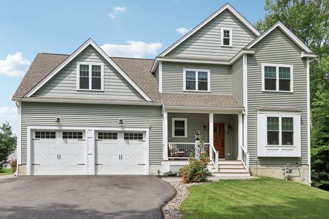 79 Winthrop St Medway MA 02053