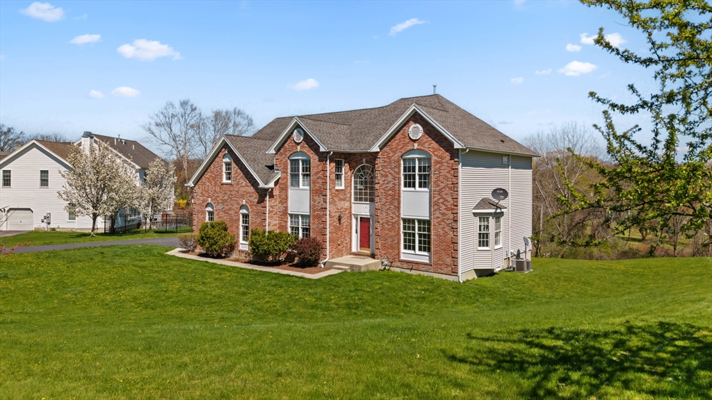 3 Emerson Cir
