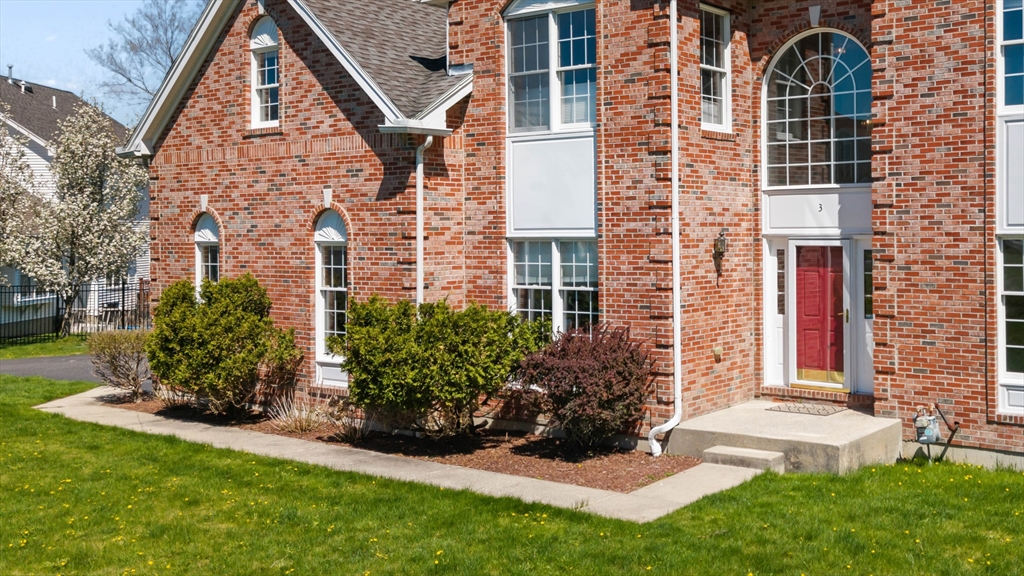 3 Emerson Cir