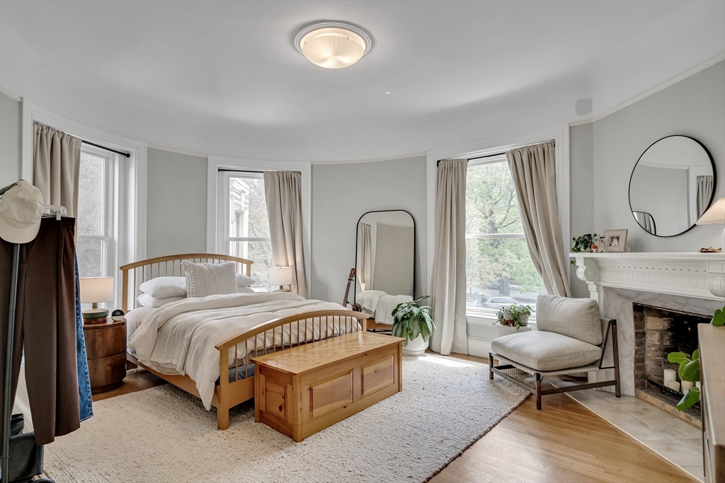 1874 Beacon St 3