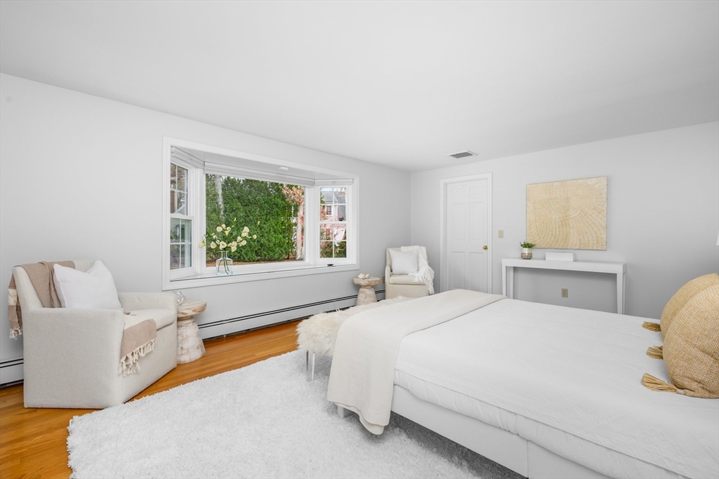 Barnstable, Massachusetts 02635, United States, 3 Bedrooms Bedrooms, ,3 BathroomsBathrooms,Residential,Active,248935