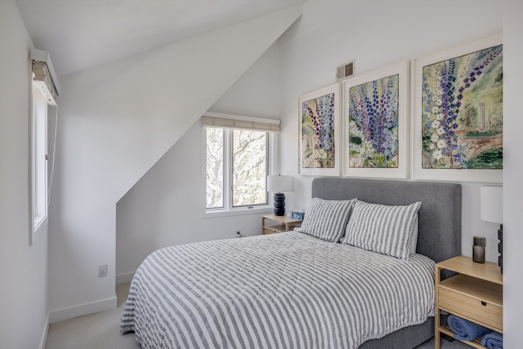 Barnstable, Massachusetts 02635, United States, 5 Bedrooms Bedrooms, ,4 BathroomsBathrooms,Residential,Active,193617