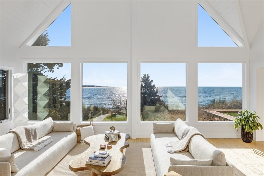 Barnstable, Massachusetts 02635, United States, 5 Bedrooms Bedrooms, ,4 BathroomsBathrooms,Residential,Active,193617