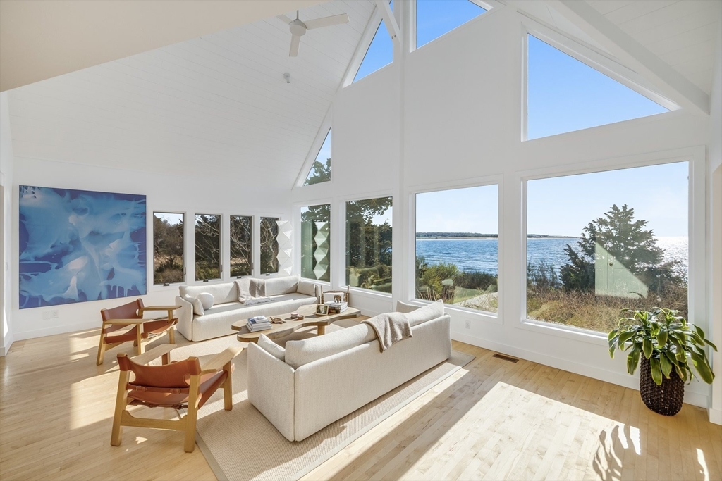 Barnstable, Massachusetts 02635, United States, 5 Bedrooms Bedrooms, ,4 BathroomsBathrooms,Residential,Active,193617