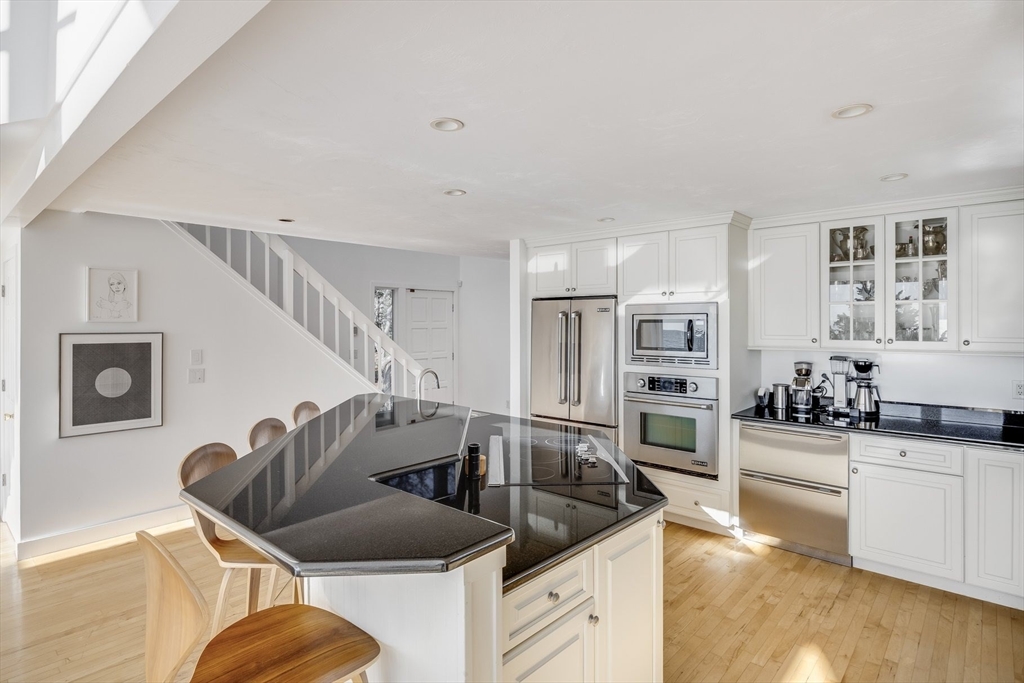 Barnstable, Massachusetts 02635, United States, 5 Bedrooms Bedrooms, ,4 BathroomsBathrooms,Residential,Active,193617