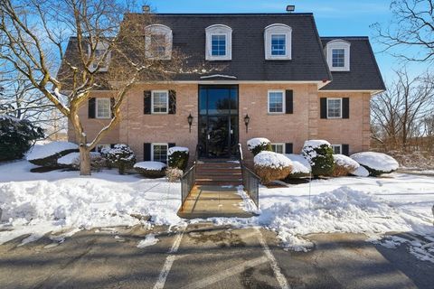 Photo of 500 Northshore Rd #6B, Peabody, MA 01960 (MLS # 73470788)