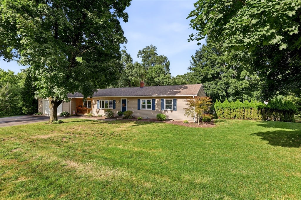 8 Linwood Dr, Wilbraham, MA, 8 Linwood Dr, Wilbraham, MA Photo #4