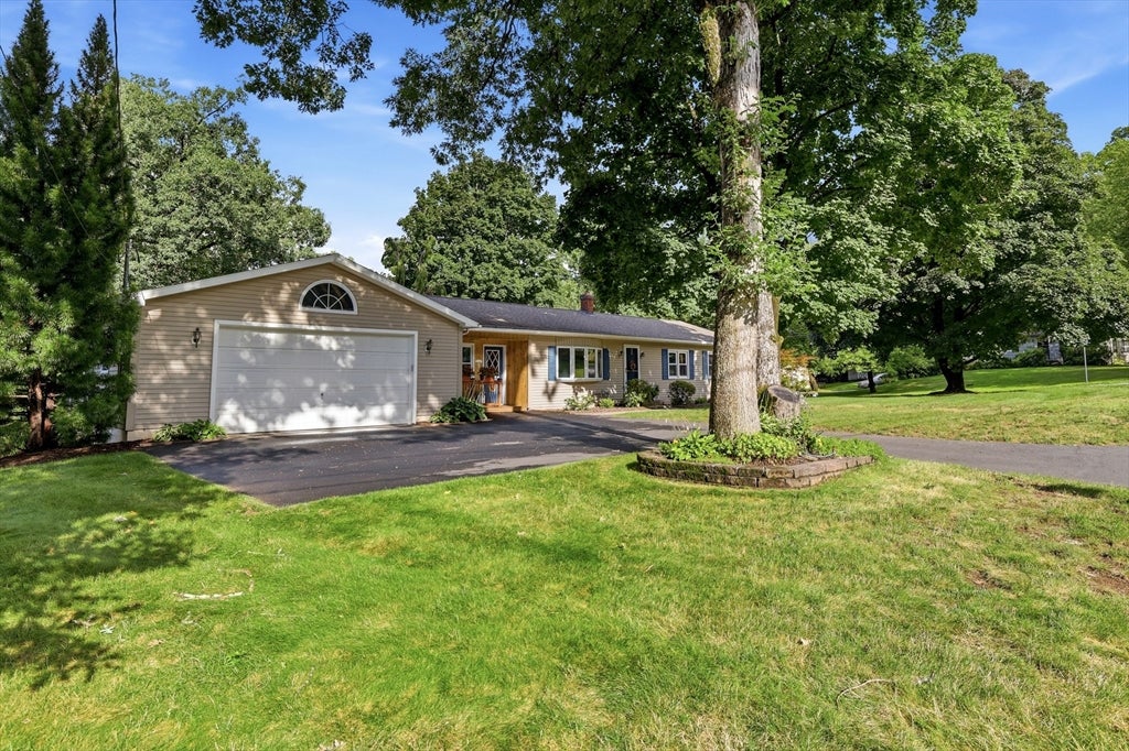 8 Linwood Dr, Wilbraham, MA, 8 Linwood Dr, Wilbraham, MA Photo #2