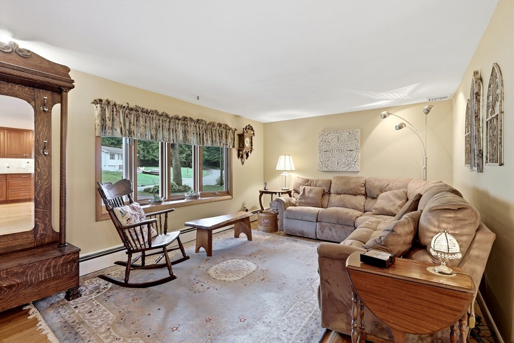 8 Linwood Dr, Wilbraham, MA, 8 Linwood Dr, Wilbraham, MA Photo #16