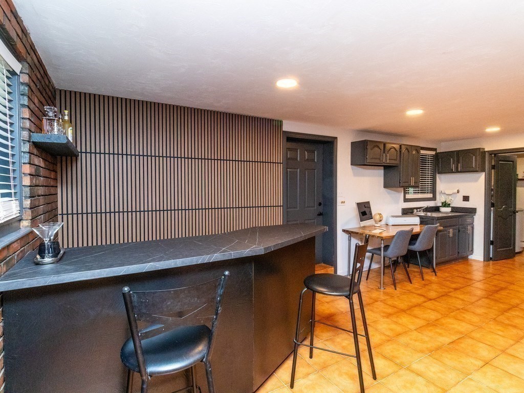 7 Rivers Ln, Stoneham, MA Photo #28