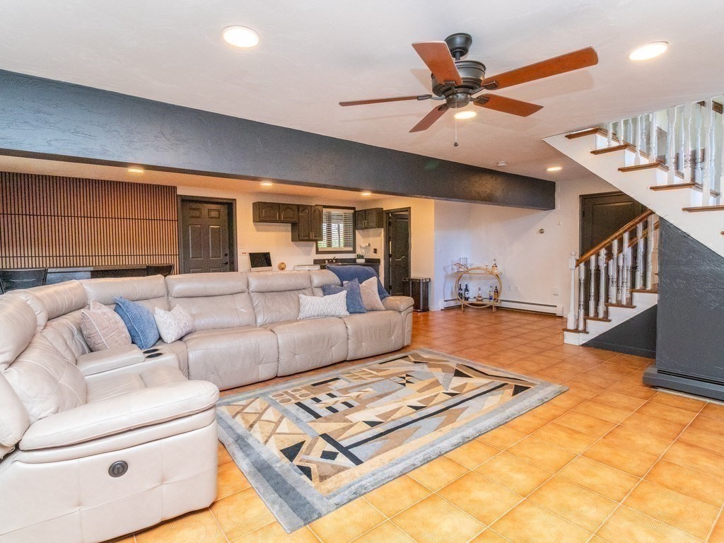 7 Rivers Ln, Stoneham, MA Photo #26