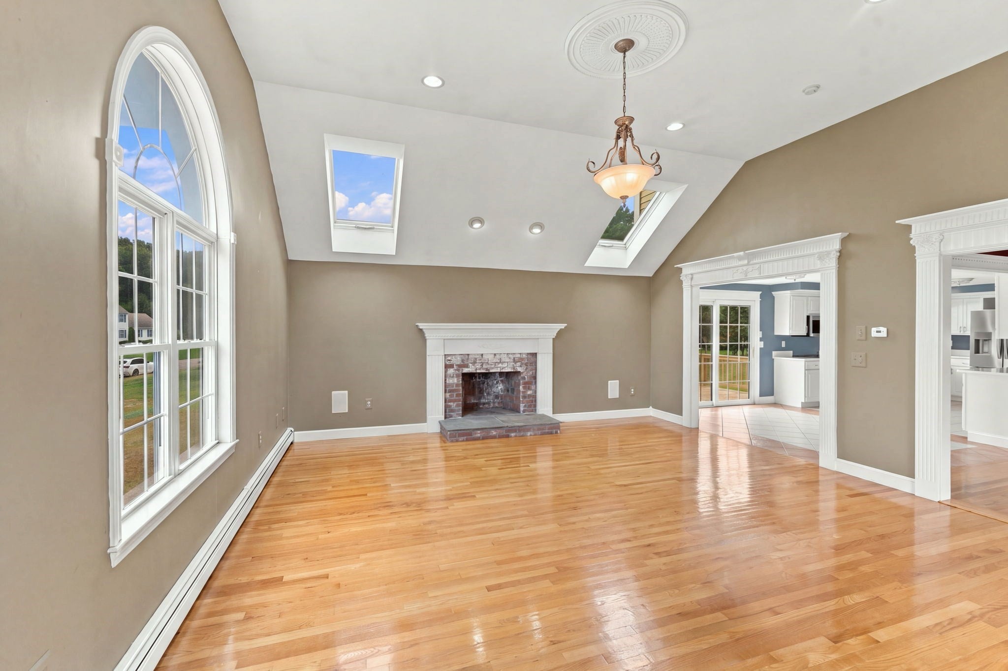 27 Charles Ave, Uxbridge, MA, 27 Charles Ave, Uxbridge, MA Photo #11