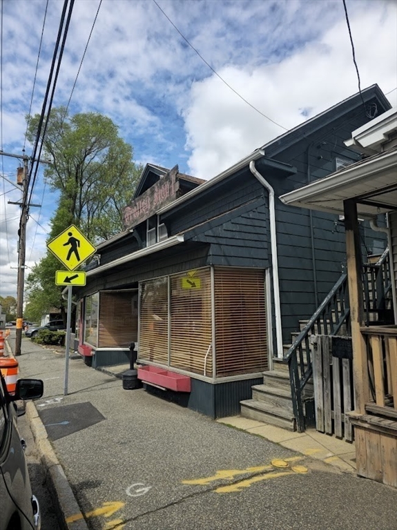 294 E Main St