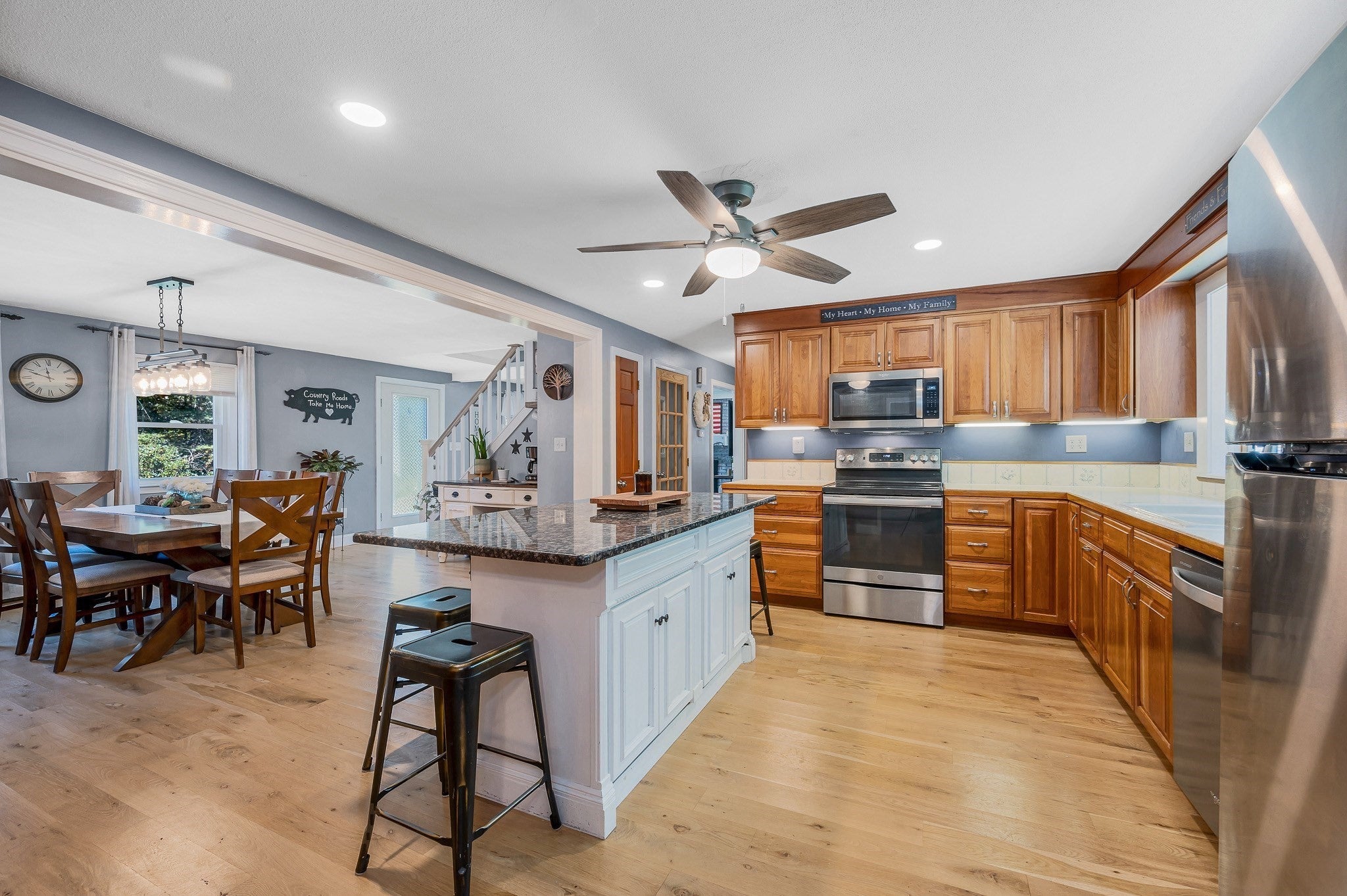 22 Country Rd, Westford, MA, 22 Country Rd, Westford, MA Photo #3
