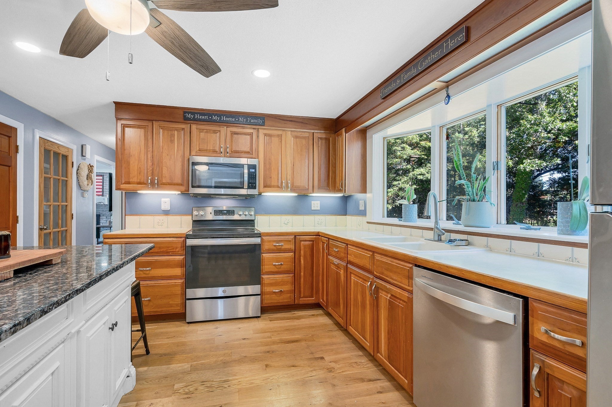 22 Country Rd, Westford, MA, 22 Country Rd, Westford, MA Photo #4