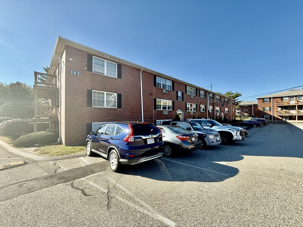 1 Tara Dr 12