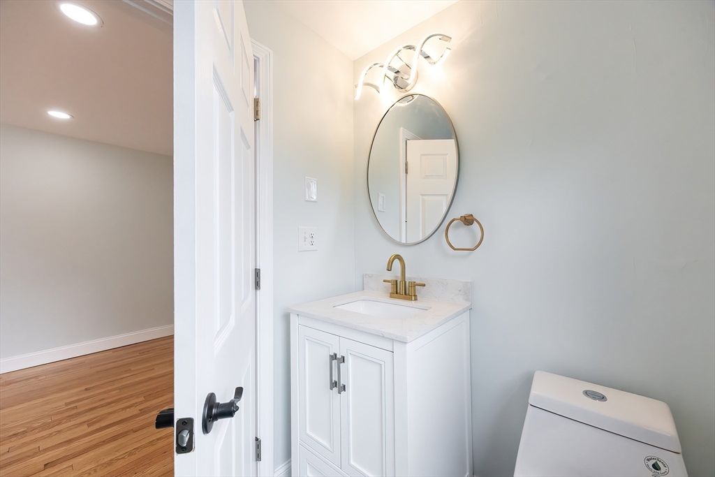 North Attleboro, Massachusetts 02760, United States, 4 Bedrooms Bedrooms, ,3 BathroomsBathrooms,Residential,Active,191181