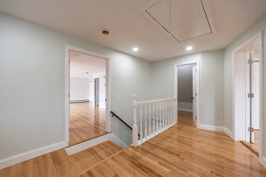 North Attleboro, Massachusetts 02760, United States, 4 Bedrooms Bedrooms, ,3 BathroomsBathrooms,Residential,Active,191181