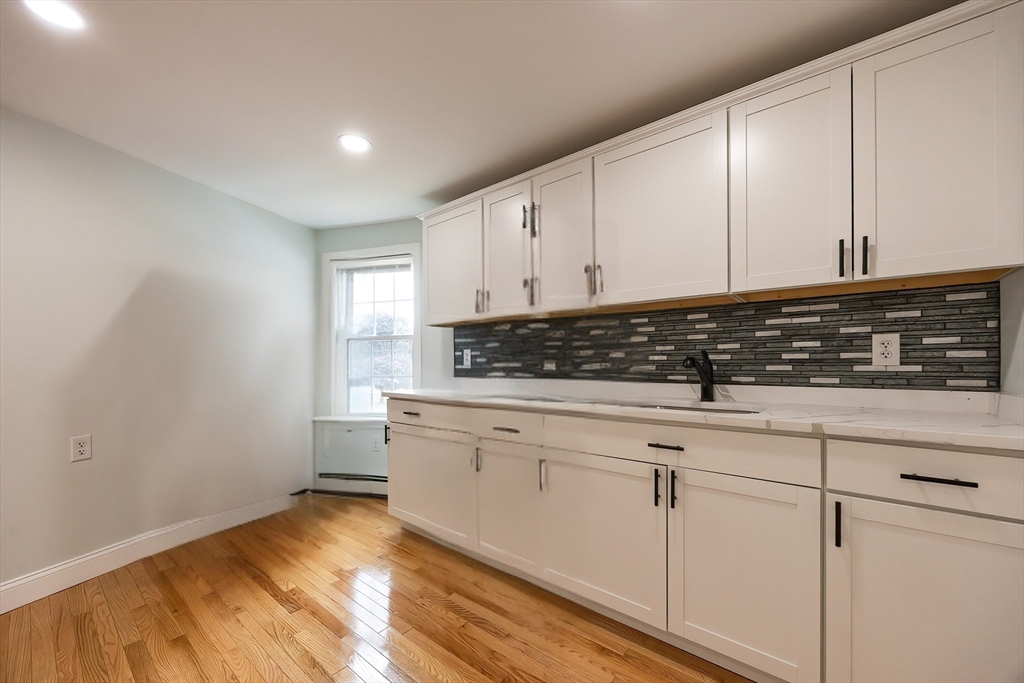 North Attleboro, Massachusetts 02760, United States, 4 Bedrooms Bedrooms, ,3 BathroomsBathrooms,Residential,Active,191181