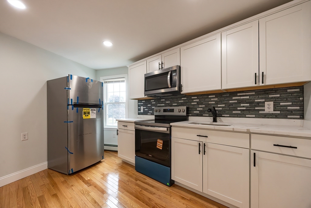 North Attleboro, Massachusetts 02760, United States, 4 Bedrooms Bedrooms, ,3 BathroomsBathrooms,Residential,Active,191181