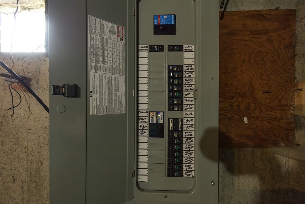 North Attleboro, Massachusetts 02760, United States, 4 Bedrooms Bedrooms, ,3 BathroomsBathrooms,Residential,Active,191181