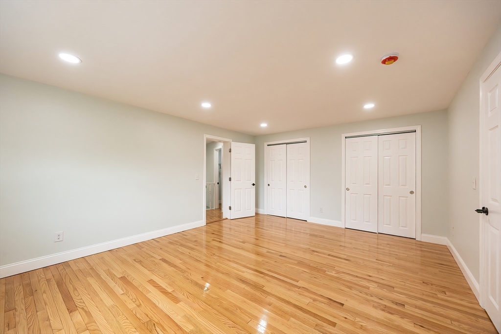 North Attleboro, Massachusetts 02760, United States, 4 Bedrooms Bedrooms, ,3 BathroomsBathrooms,Residential,Active,191181