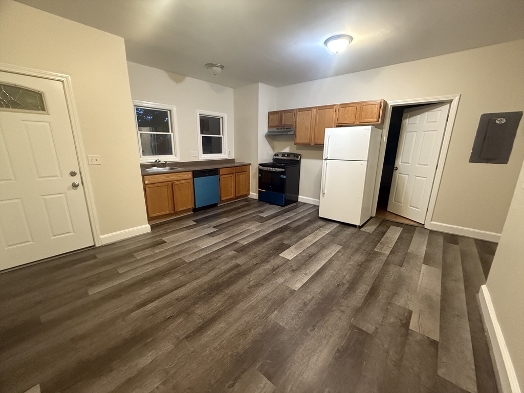 15 Oakes Ave 1