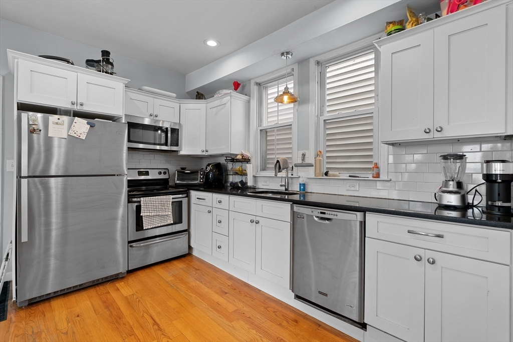 Click for 662 Saratoga ST #2A, Boston, MA slideshow