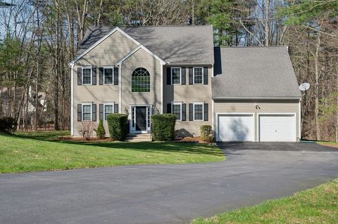 Photo of 320 Lincoln Circle, Northbridge, MA 01534 (MLS # 73500683)