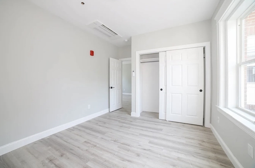 566-572 Main Street 205