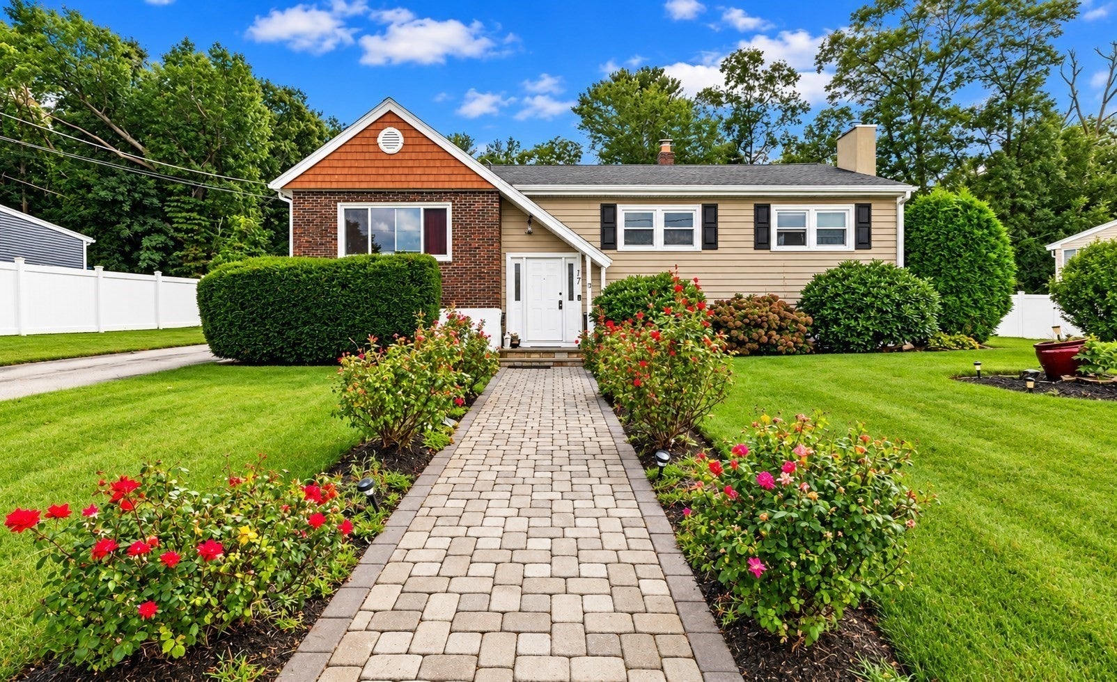 17 Acorn Dr, Randolph MA 02368