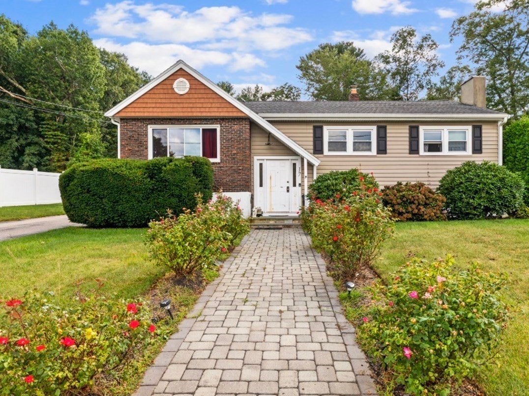 17 Acorn Dr, Randolph, MA, 17 Acorn Dr, Randolph, MA Photo #1