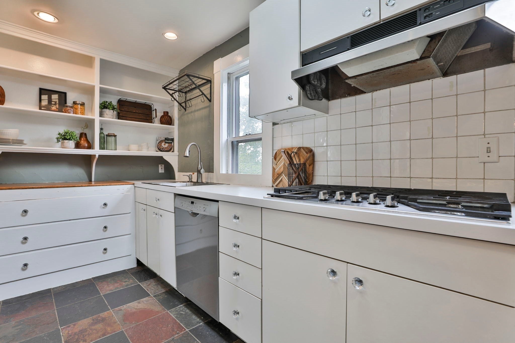 4 Hillside Ave, Wakefield, MA Photo #17