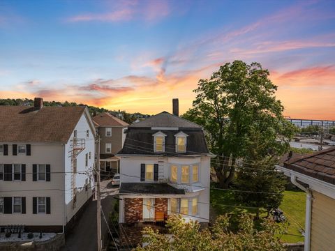 95 Ballard St Fall River MA 02721
