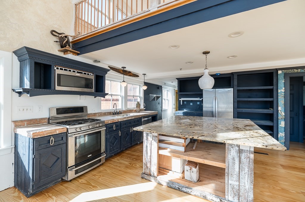 73 Rocky Neck Ave 2