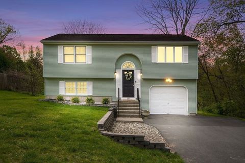 Photo of 131 Queen Ave, West Springfield, MA 01089 (MLS # 73511017)