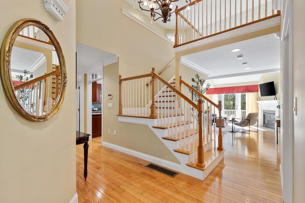 11 Swan Ln