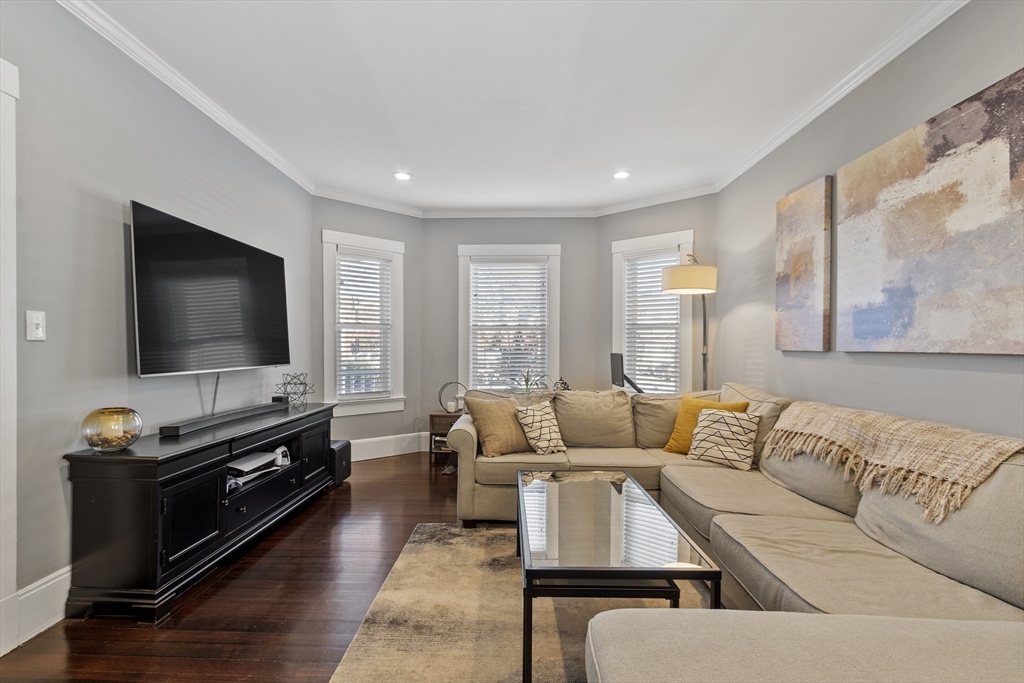 276 Belmont 1