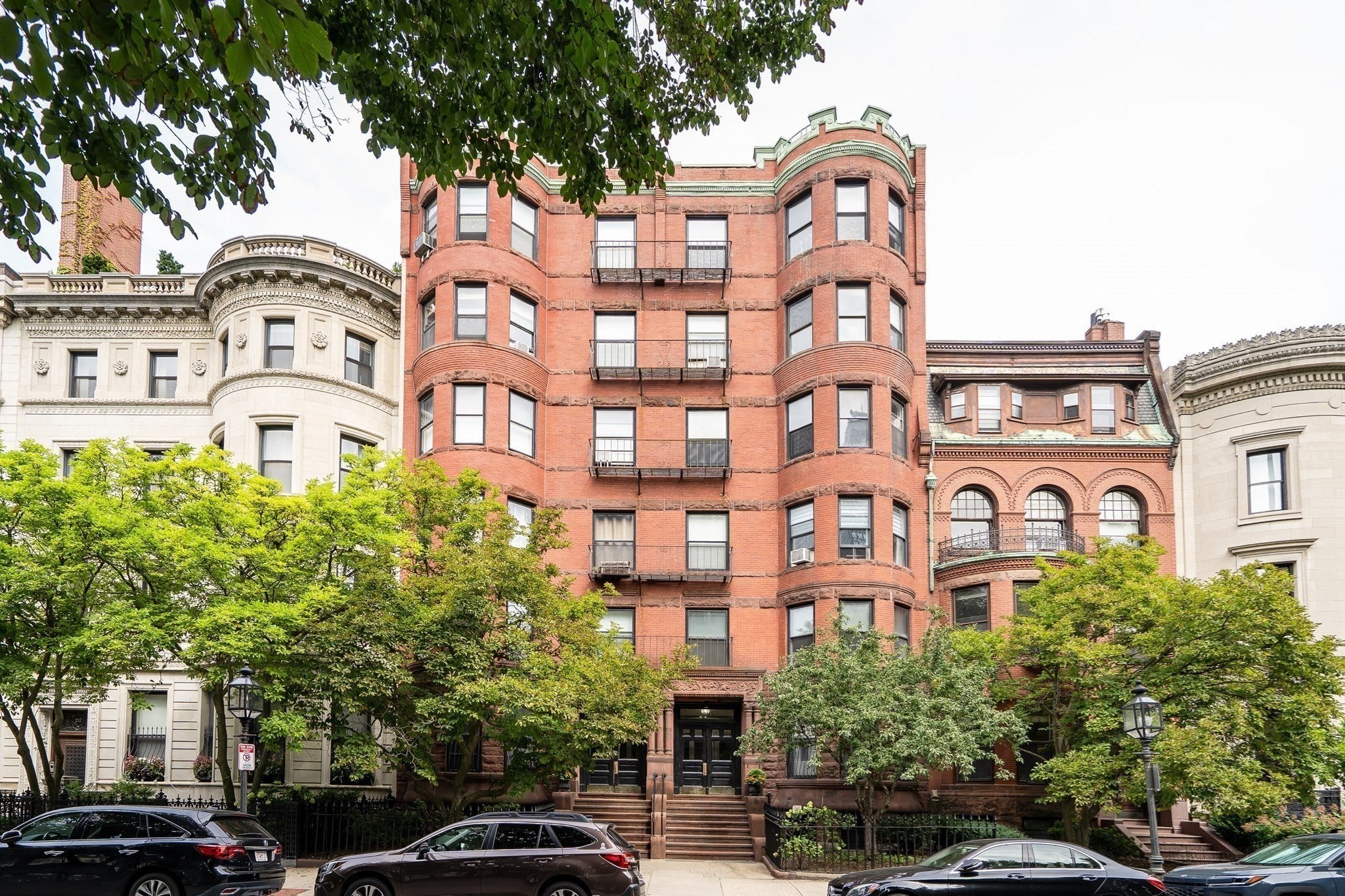 293-295 Commonwealth Avenue