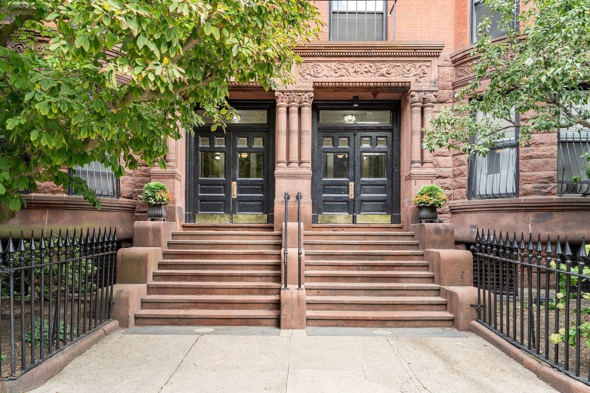 293-295 Commonwealth Avenue 1A