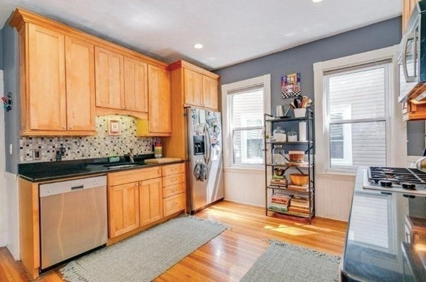 27 King St #1, Boston, MA, 27 King St #1, Boston, MA Photo #3