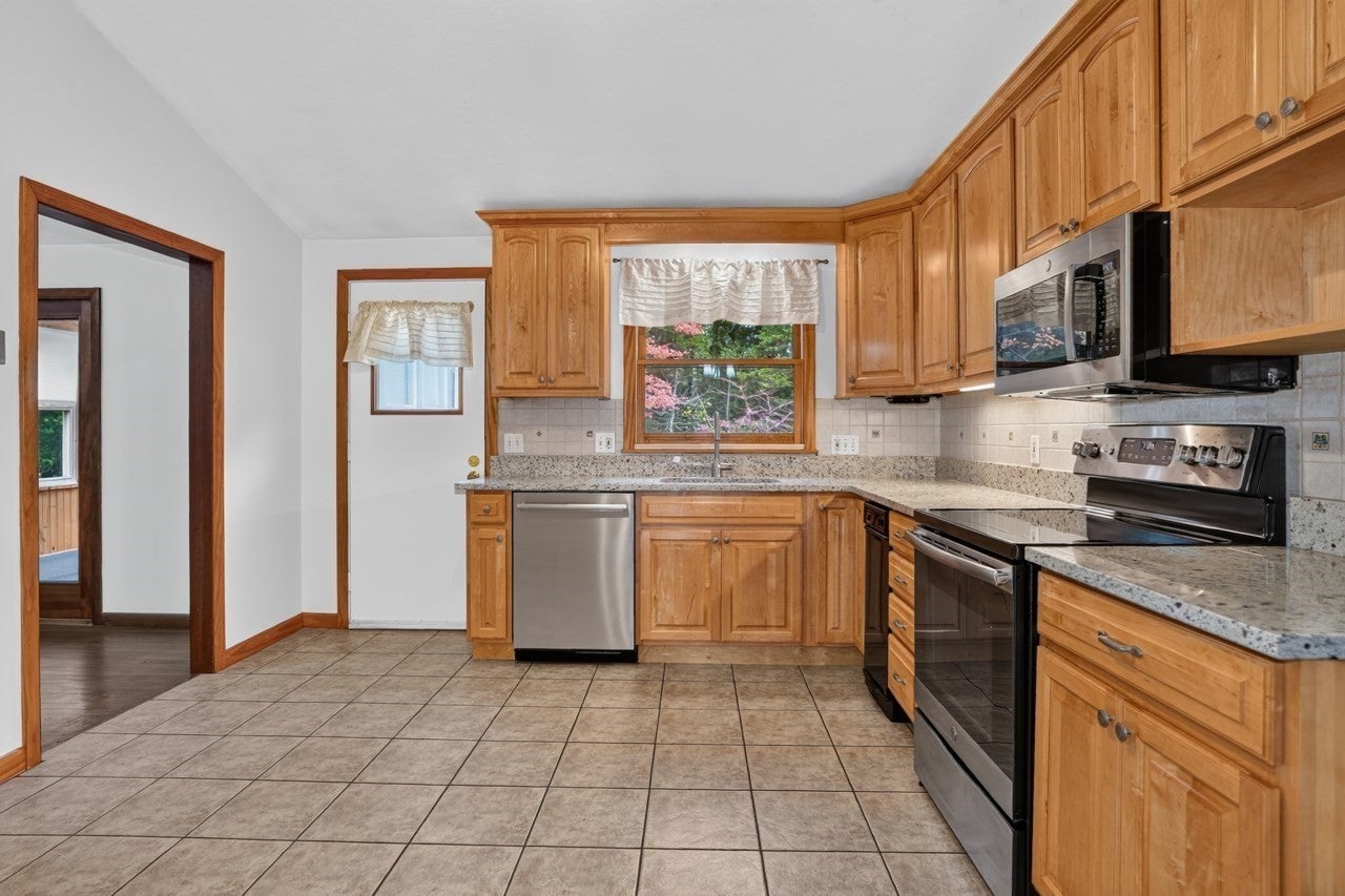 10 Roundwood Rd, Natick, MA, 10 Roundwood Rd, Natick, MA Photo #9
