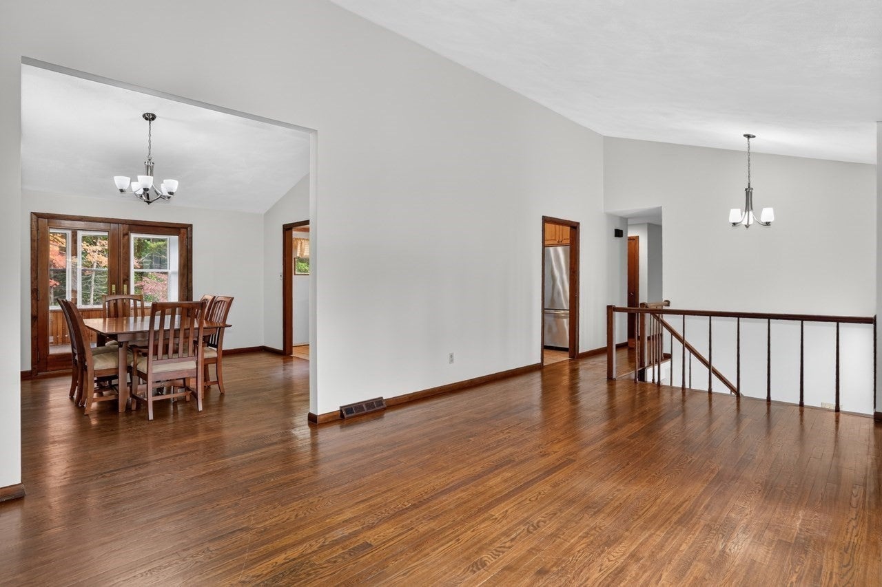 10 Roundwood Rd