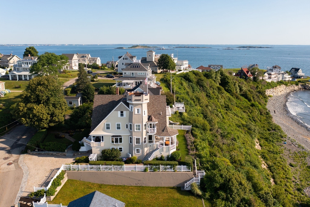 2 Bluff Road